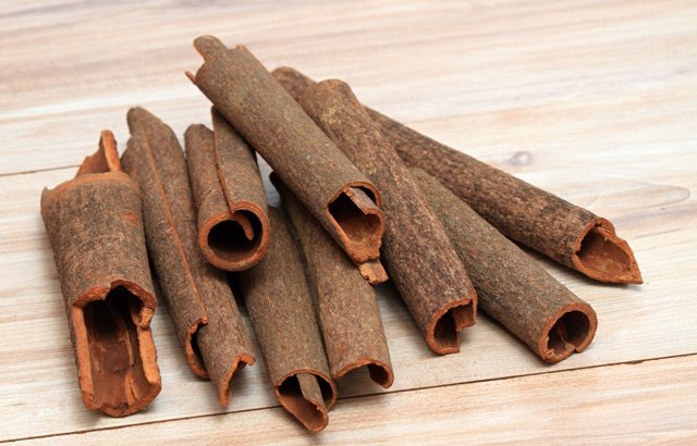 CINNAMON - PER KG