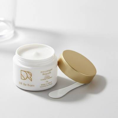 MOISTURIZER(White, golden cap)